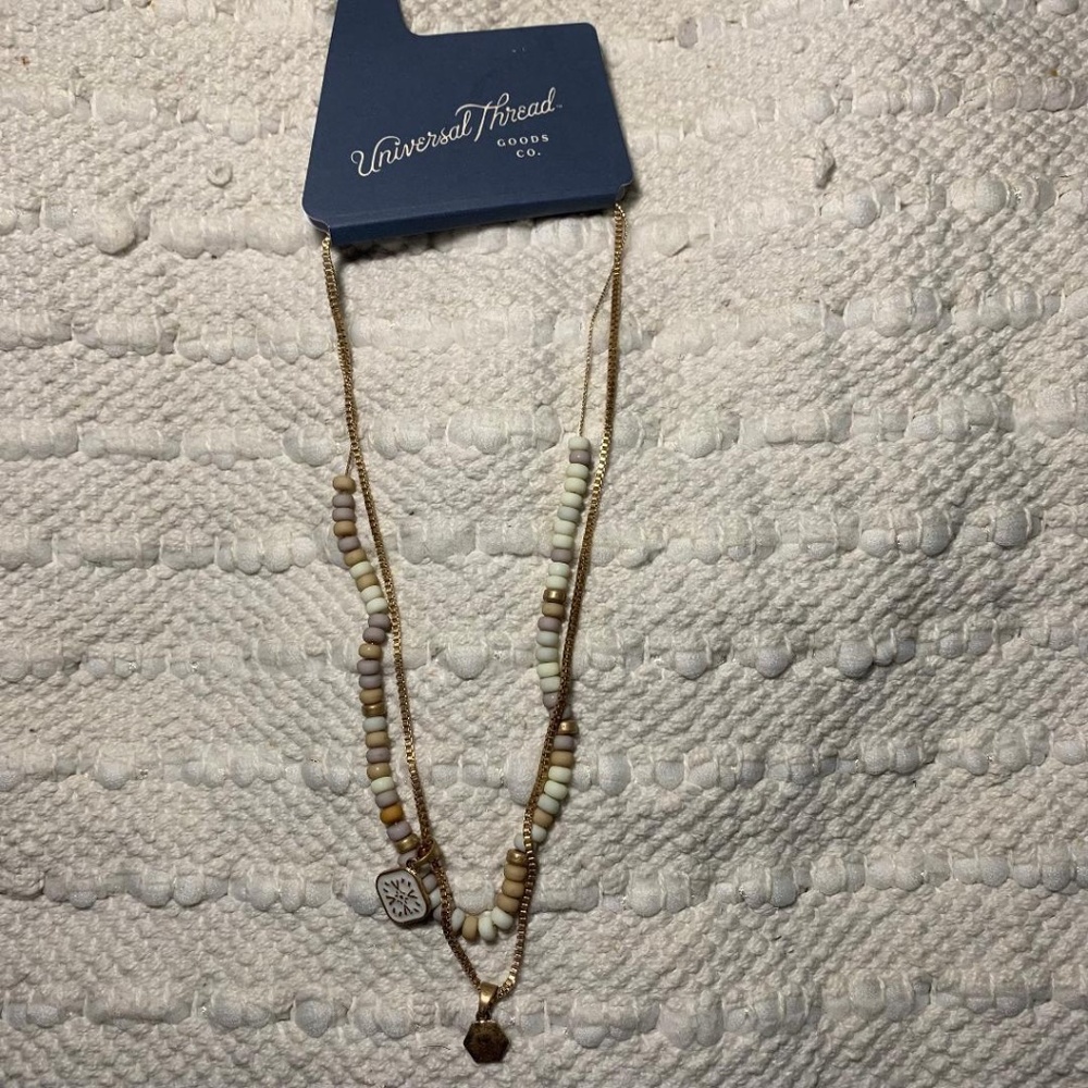 NWT Universal Thread beaded necklace
